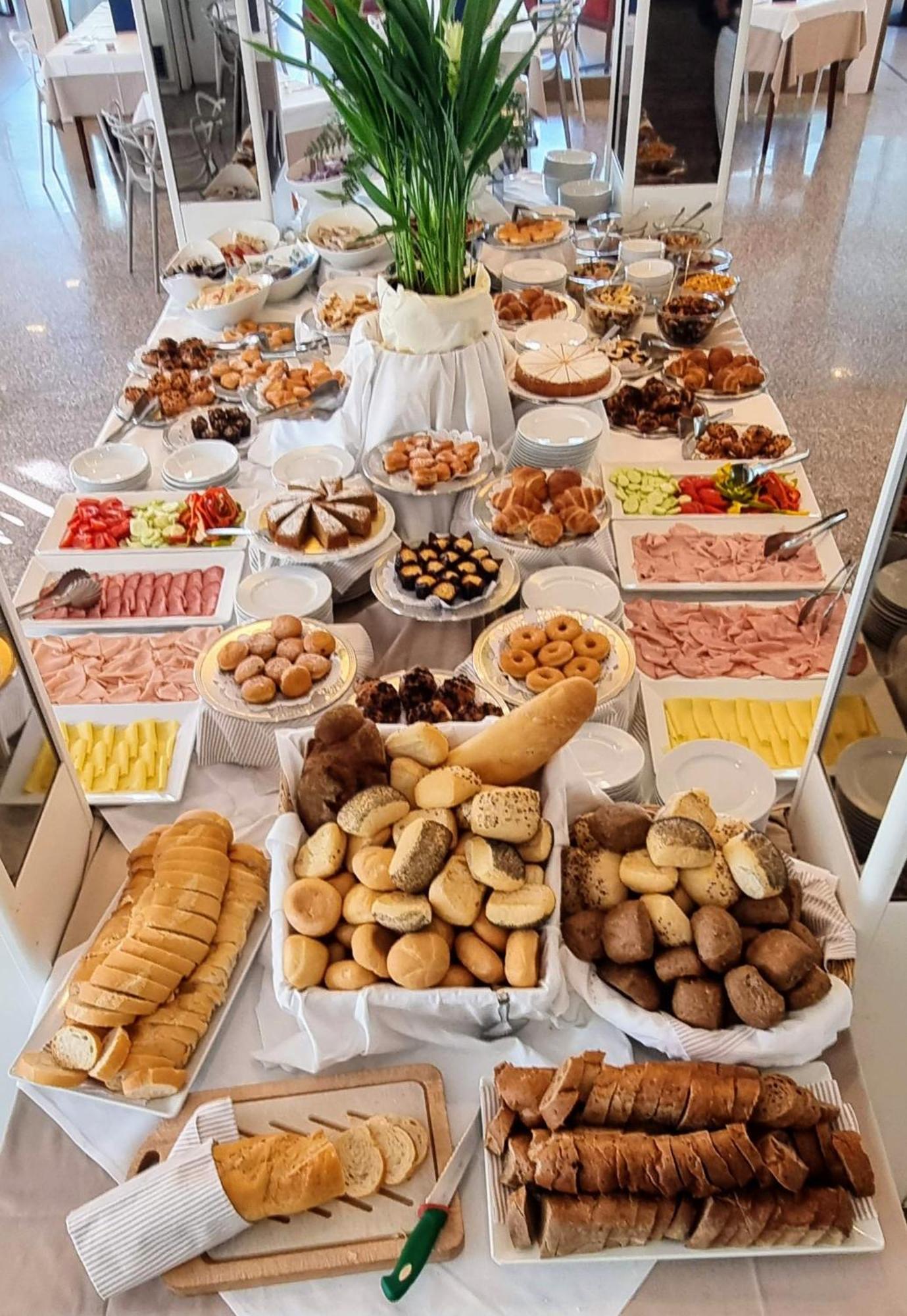 ליגננו סביאדורו Hotel Bristol מראה חיצוני תמונה