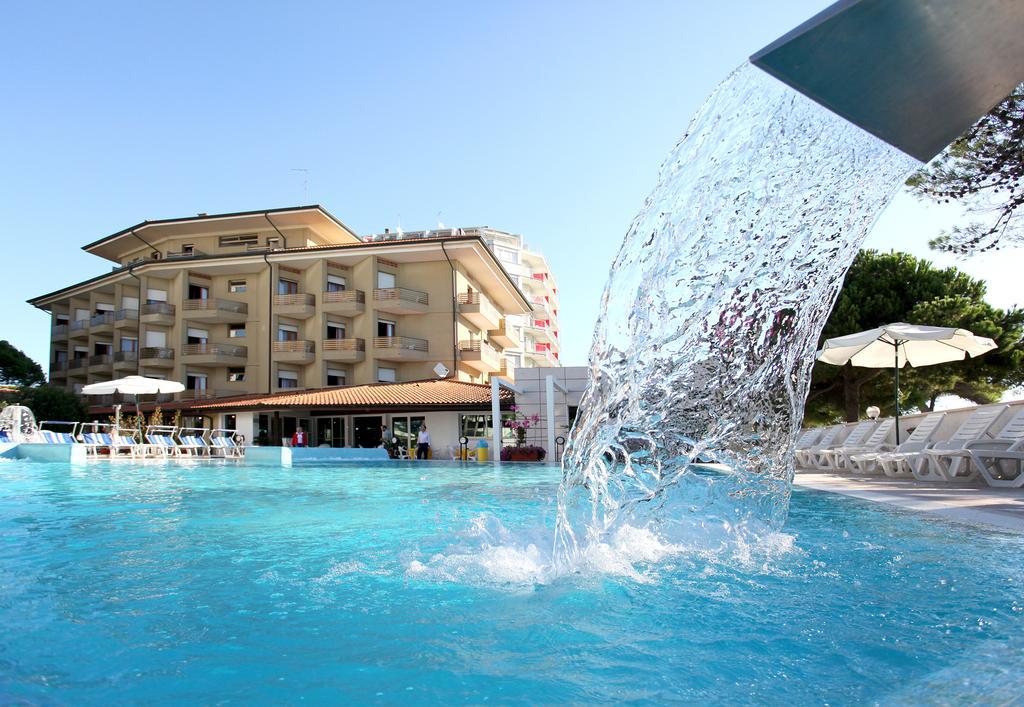 ליגננו סביאדורו Hotel Bristol מראה חיצוני תמונה